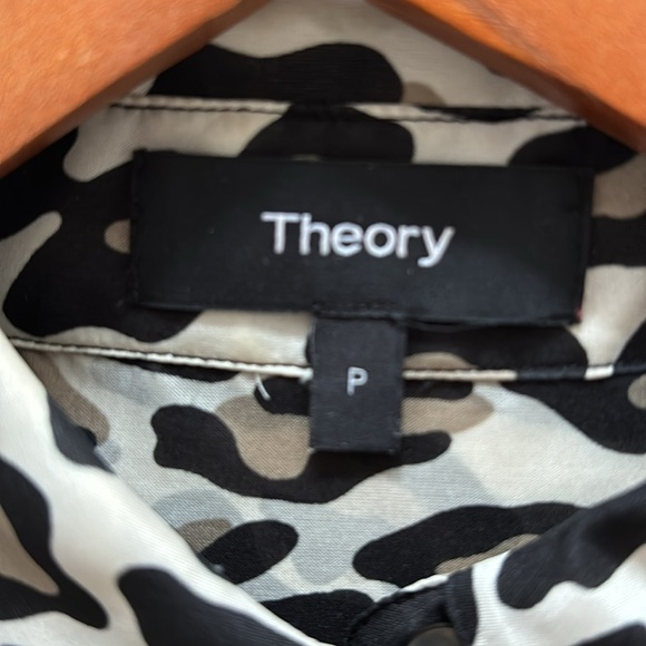 Theory Long Sleeve Silk Ivory Leopard Top P - Picture 4 of 4